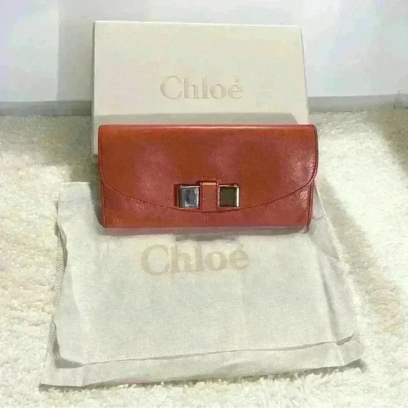 Chloe Long Wallet w/ Box, Authenticity Card and Dust Cover - Picture 2 of 15